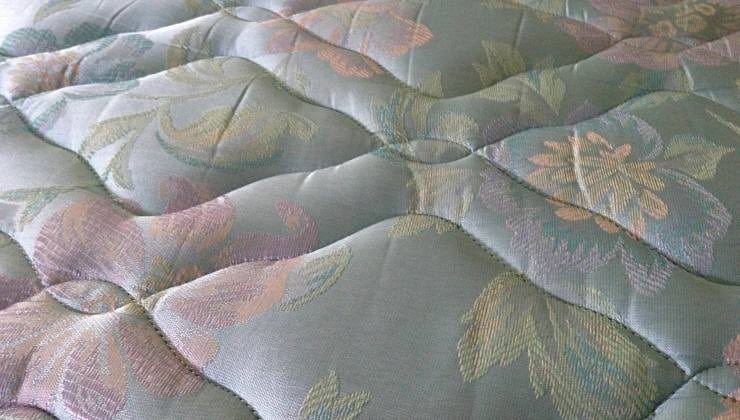 C'est ce qui se cache dans votre matelas : si vous l'aviez su vous l'auriez toujours nettoyé 2 C'est ce qui se cache dans votre matelas : si vous l'aviez su vous l'auriez toujours nettoyé 2
