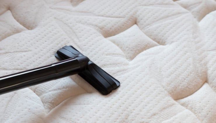 C'est ce qui se cache dans votre matelas : si vous l'aviez su vous l'auriez toujours nettoyé 4 C'est ce qui se cache dans votre matelas : si vous l'aviez su vous l'auriez toujours nettoyé 4