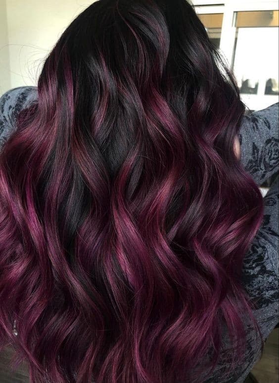 Couleur de cheveux prune : Nos 23 plus beaux modèles en 2023 3 Couleur de cheveux prune : Nos 23 plus beaux modèles en 2023 3