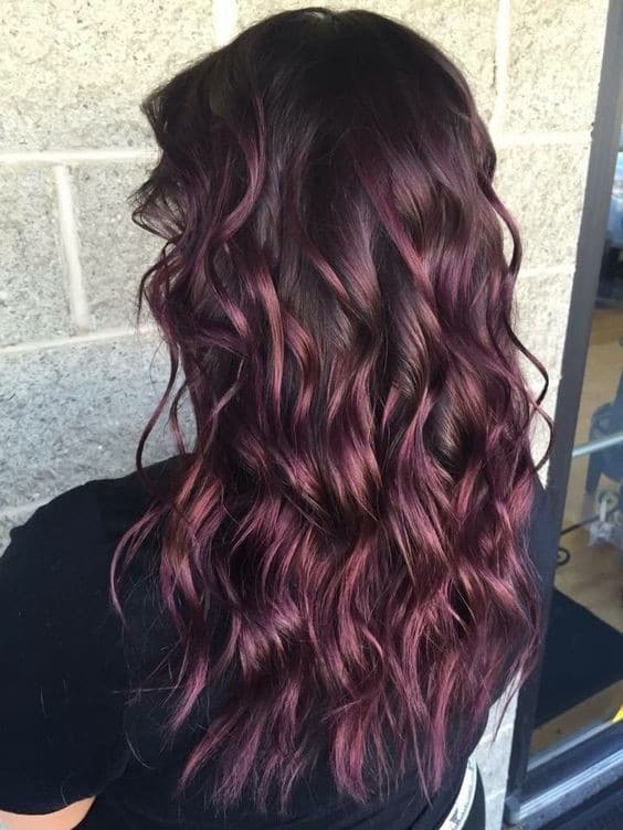 Couleur de cheveux prune : Nos 23 plus beaux modèles en 2023 5 Couleur de cheveux prune : Nos 23 plus beaux modèles en 2023 5