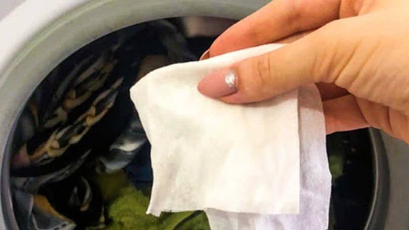 Comment éliminer les peluches de votre linge efficacement : l'astuce des lingettes humides 1