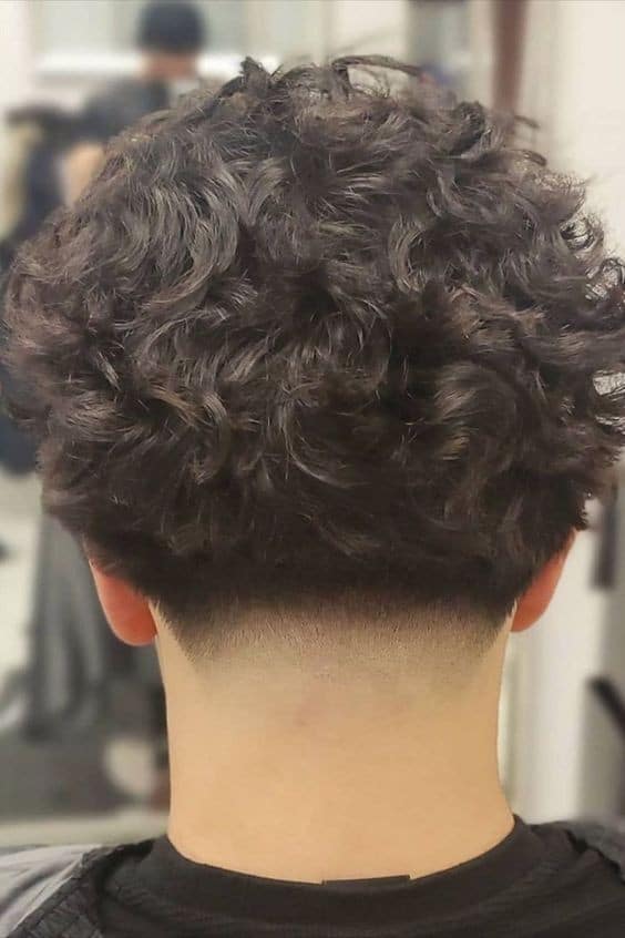 33 Coupes taper mood fade mi-long homme 2023 14 33 Coupes taper mood fade mi-long homme 2023 14