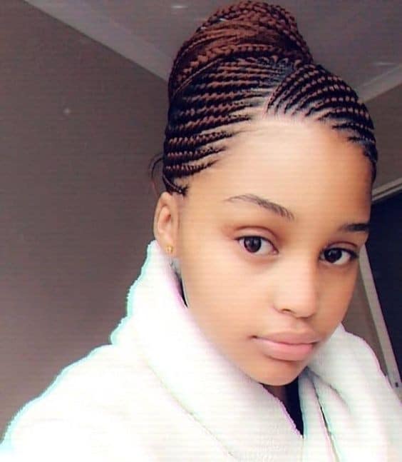 Braids 2023 : Nos 23 plus beaux modèles pour cette coiffure africaine 2 Braids 2023 : Nos 23 plus beaux modèles pour cette coiffure africaine 2