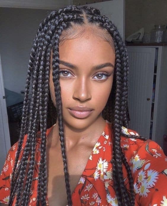 Braids 2023 : Nos 23 plus beaux modèles pour cette coiffure africaine 22 Braids 2023 : Nos 23 plus beaux modèles pour cette coiffure africaine 22