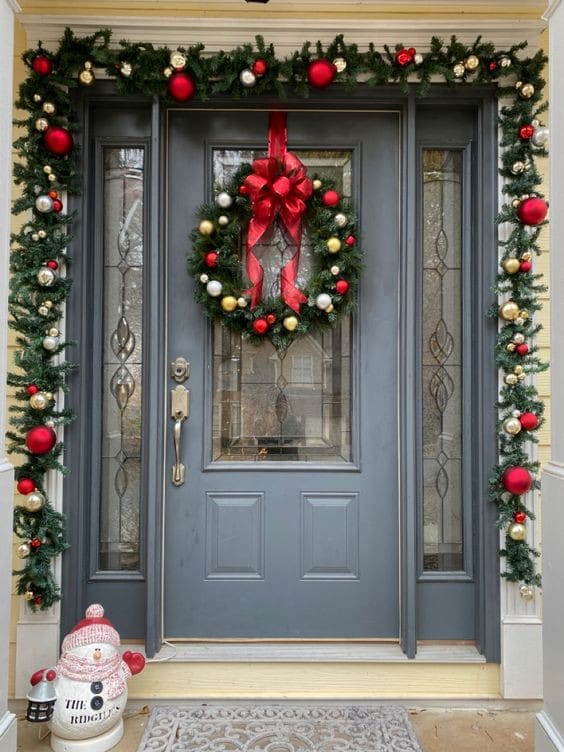 10 idées pour décorer la porte d'entrée pour Noël 3