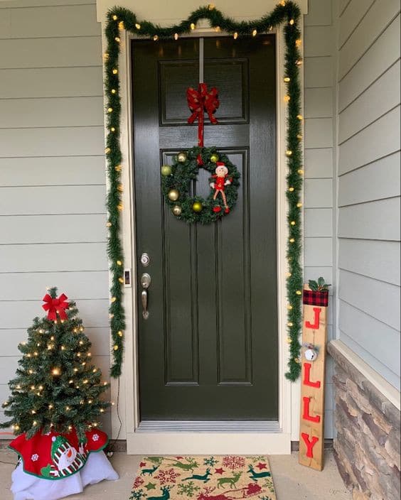 10 idées pour décorer la porte d'entrée pour Noël 5