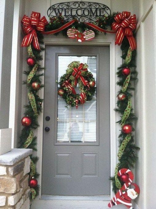 10 idées pour décorer la porte d'entrée pour Noël 1