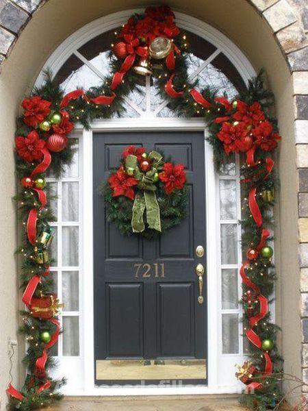 10 jolies idées pour décorer votre porte à Noël 1 10 jolies idées pour décorer votre porte à Noël 1