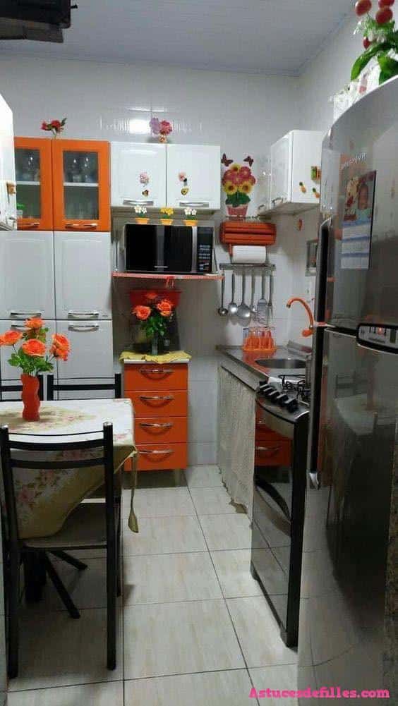 17 idées pour décorer et aménager une cuisine avec des étagères intelligentes 13