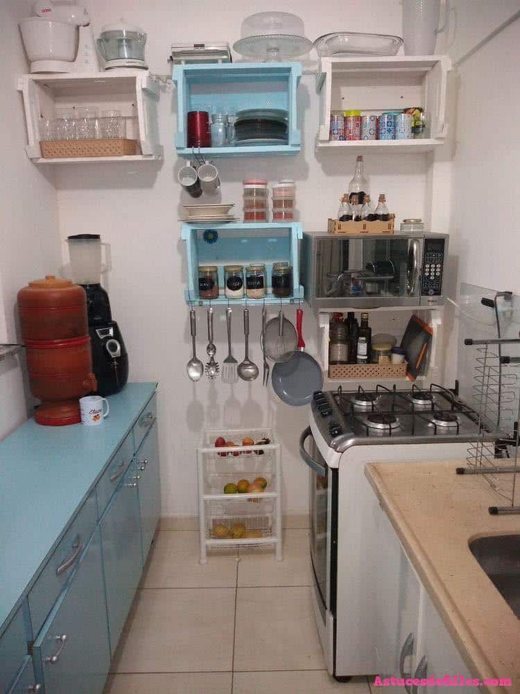 17 idées pour décorer et aménager une cuisine avec des étagères intelligentes 4