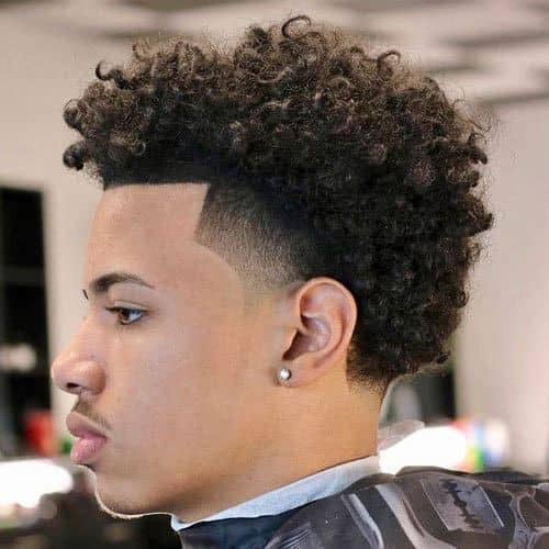 50 Coupes Curly hair pour homme en 2023 18