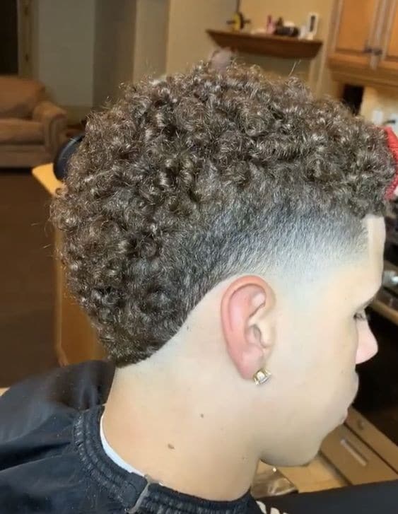 50 Coupes Curly hair pour homme en 2023 50