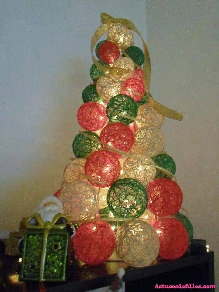 62 idées de décorations de Noël avec des sphères 11