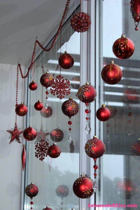 62 idées de décorations de Noël avec des sphères 4