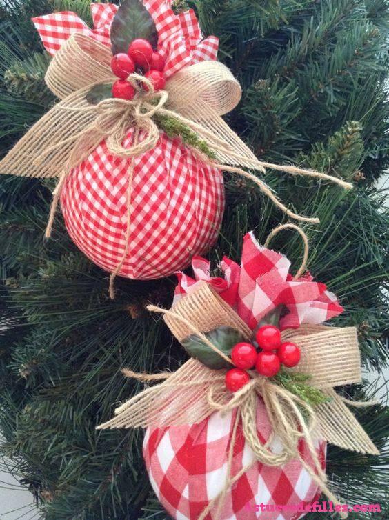 62 idées de décorations de Noël avec des sphères 54