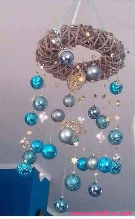 62 idées de décorations de Noël avec des sphères 61