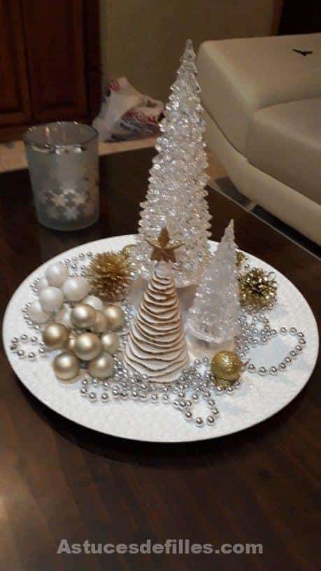 80 Beaux centres de table pour décorer votre table de Noël 37 80 Beaux centres de table pour décorer votre table de Noël 37