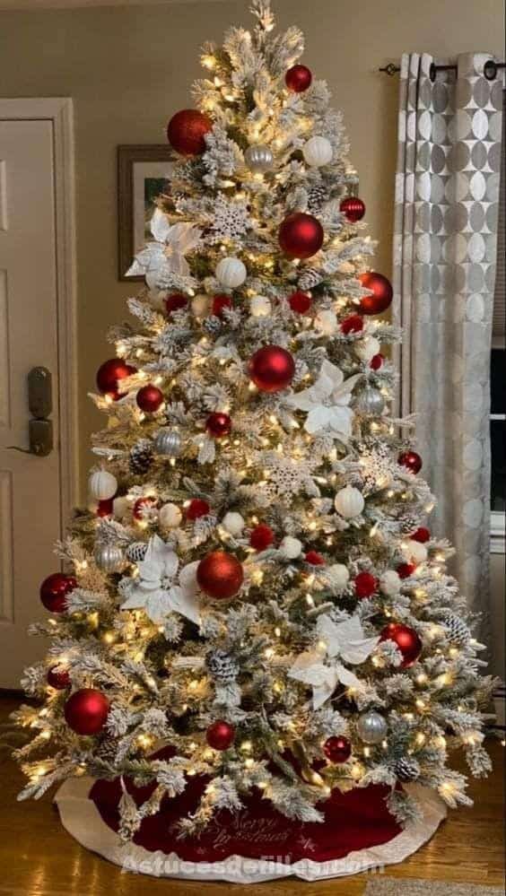 Comment décorer son sapin de Noël et l'embellir pour cette année : Nos 32 plus belles idées ! 21 Comment décorer son sapin de Noël et l'embellir pour cette année : Nos 32 plus belles idées ! 21