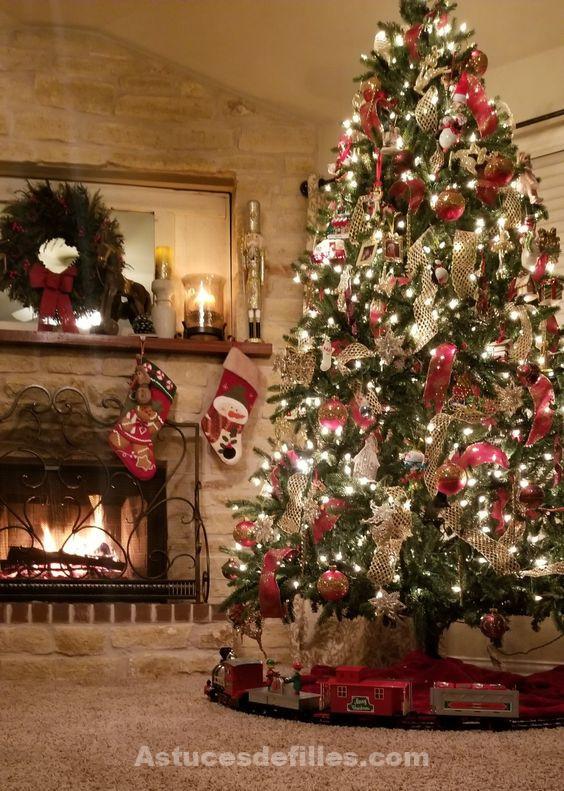 Comment décorer son sapin de Noël et l'embellir pour cette année : Nos 32 plus belles idées ! 24