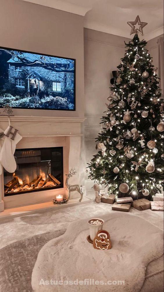 Comment décorer son sapin de Noël et l'embellir pour cette année : Nos 32 plus belles idées ! 27 Comment décorer son sapin de Noël et l'embellir pour cette année : Nos 32 plus belles idées ! 27