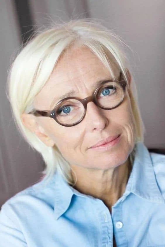 60 Coupes courtes avec des lunettes après 60 ans en 2023 7 60 Coupes courtes avec des lunettes après 60 ans en 2023 7