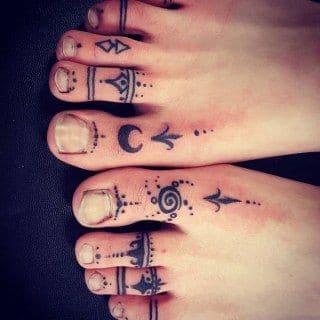 26 Top idées de tatouages pour les pieds 5