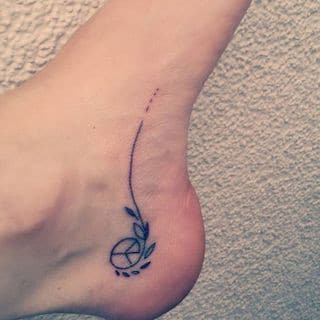 26 Top idées de tatouages pour les pieds 10