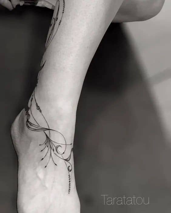 26 Top idées de tatouages pour les pieds 11