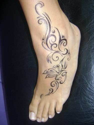 26 Top idées de tatouages pour les pieds 13