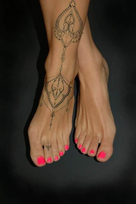 26 Top idées de tatouages pour les pieds 15
