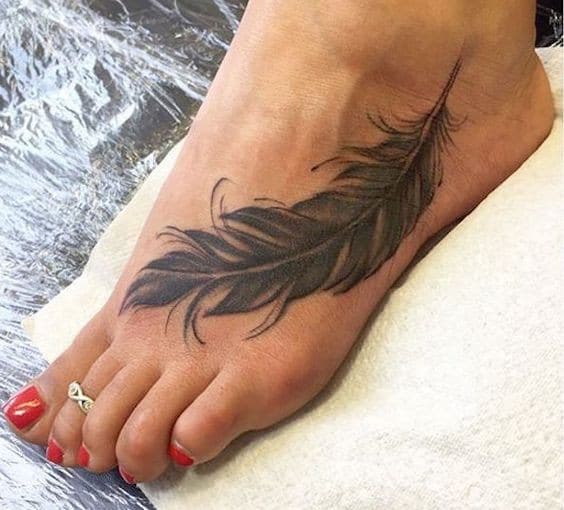 26 Top idées de tatouages pour les pieds 17