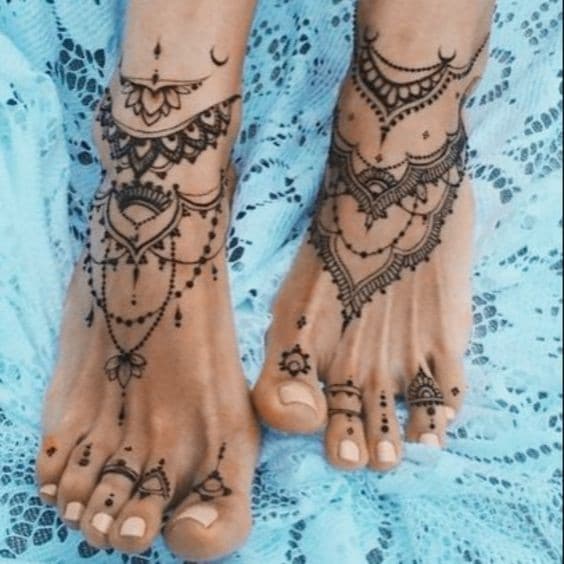 26 Top idées de tatouages pour les pieds 19
