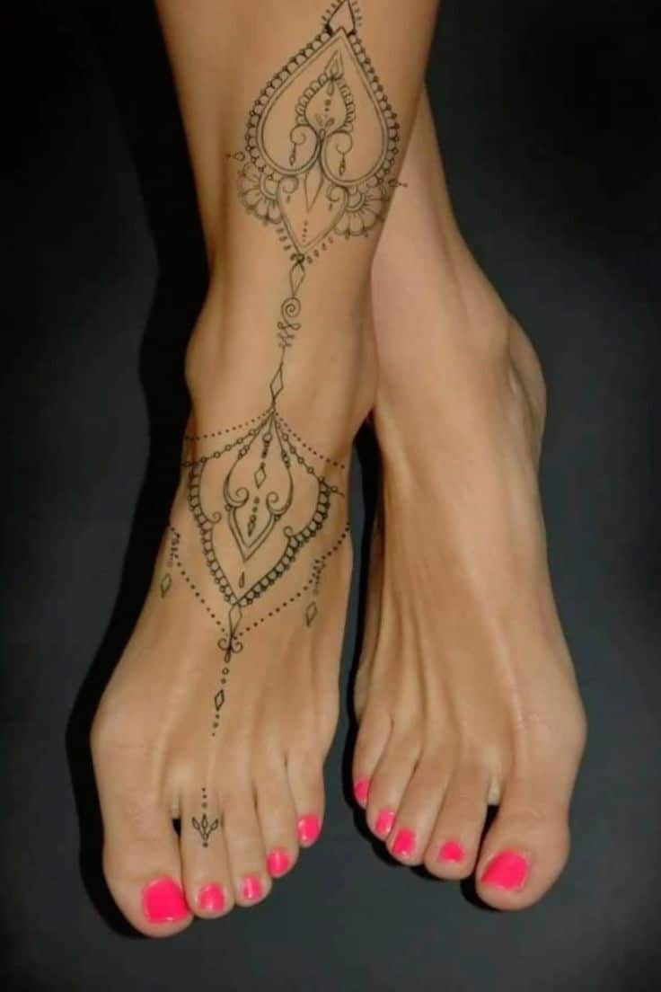 26 Top idées de tatouages pour les pieds 22