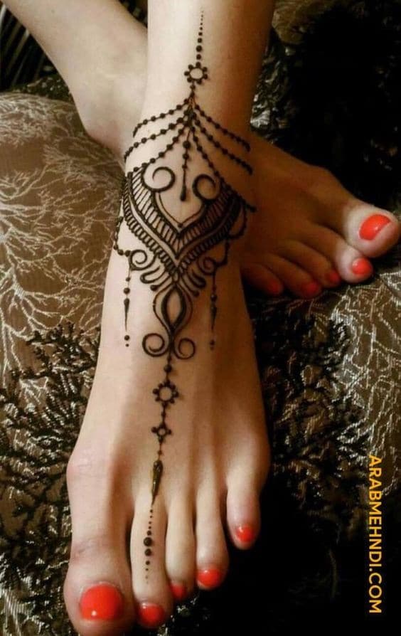 26 Top idées de tatouages pour les pieds 23