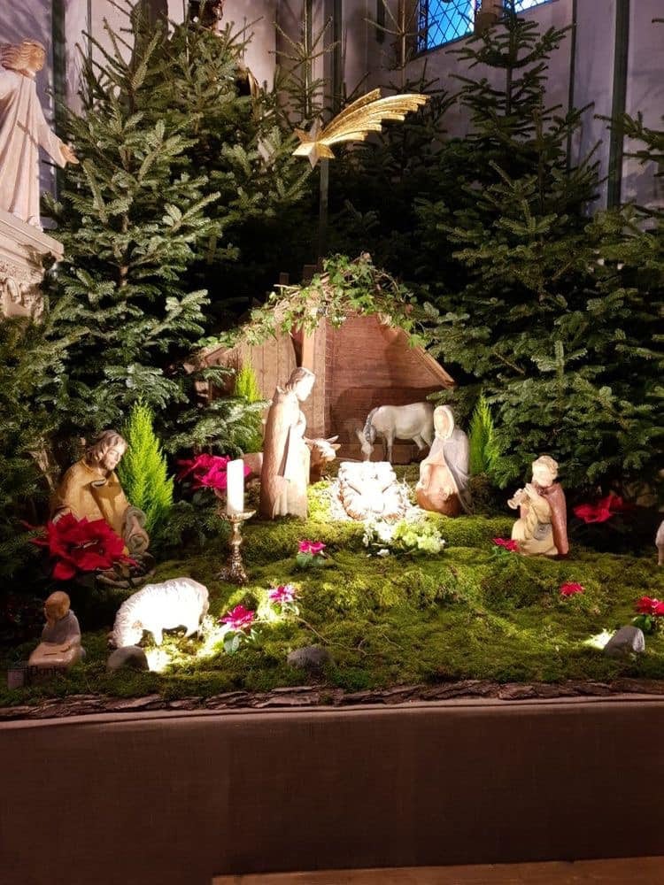 33 Belles idées de crèche de Noël les plus originales en 2023 17