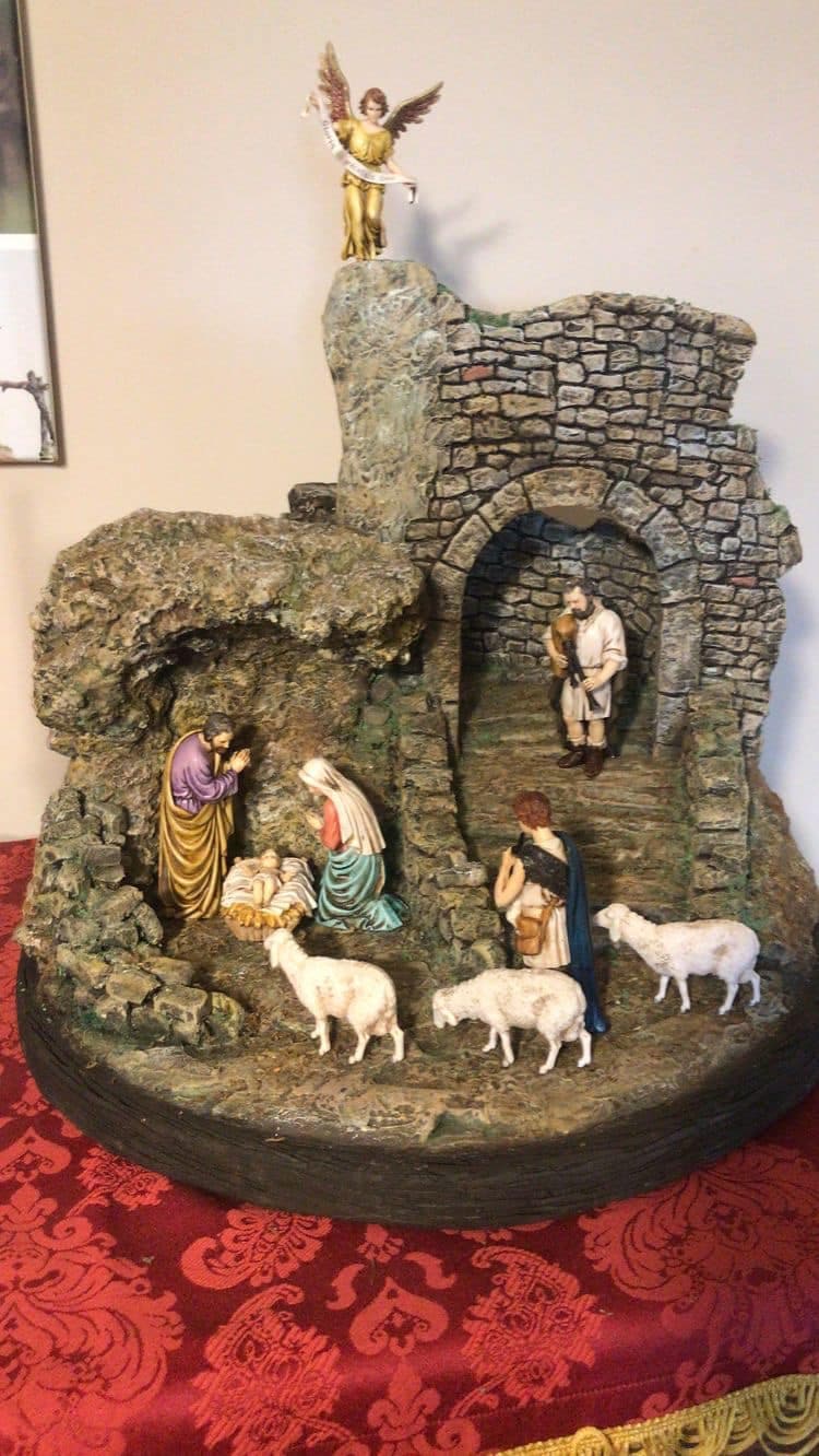 33 Belles idées de crèche de Noël les plus originales en 2023 30
