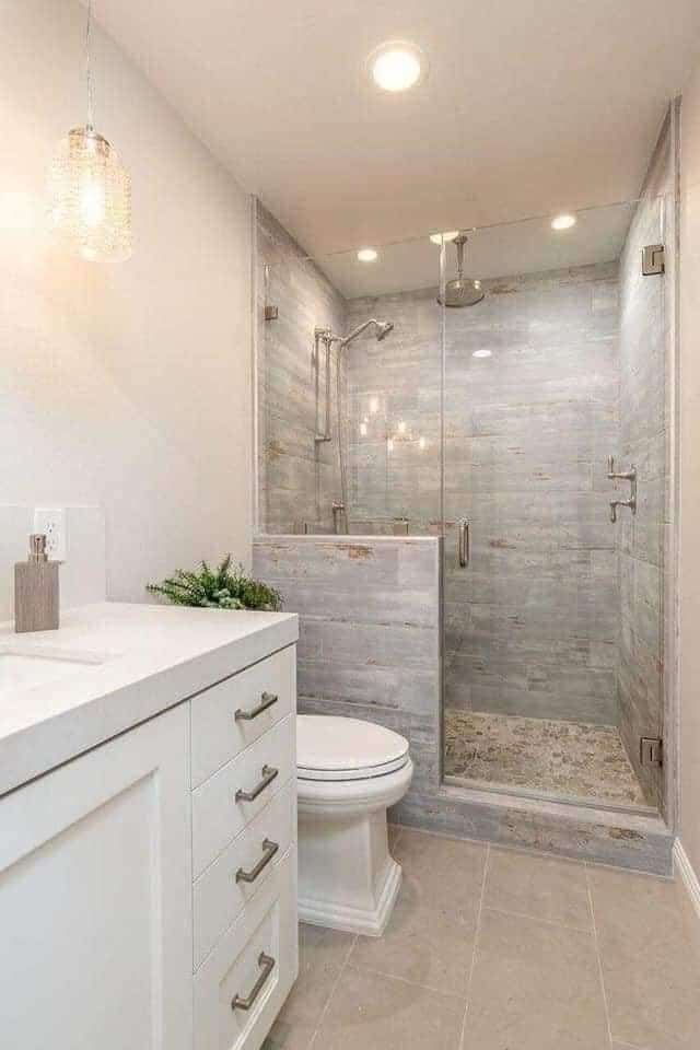 20 Idées modernes pour décorer une petite salle de bain 18