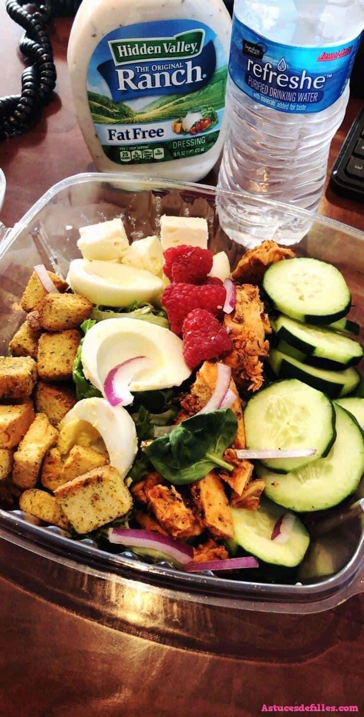 9 idées pour amener des salades saines au travail 9
