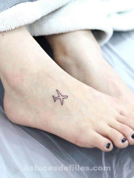 20 Tatouages ​​d’avion pour hommes et femmes 11