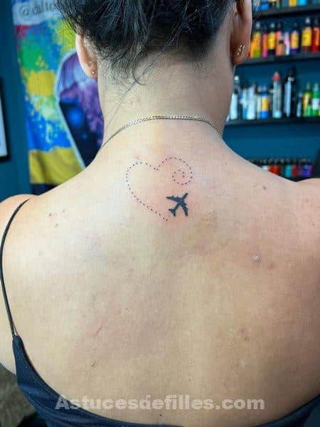 20 Tatouages ​​d’avion pour hommes et femmes 13