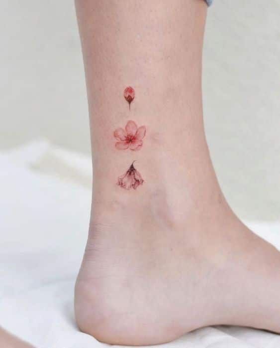 30 Tatouages minimalistes chevilles pour femme 2 30 Tatouages minimalistes chevilles pour femme 2