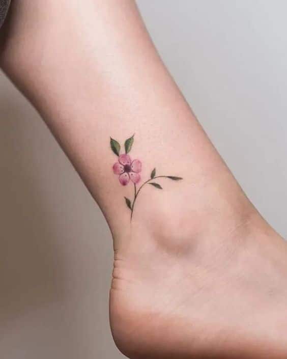 30 Tatouages minimalistes chevilles pour femme 17 30 Tatouages minimalistes chevilles pour femme 17