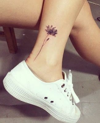 30 Tatouages minimalistes chevilles pour femme 25 30 Tatouages minimalistes chevilles pour femme 25