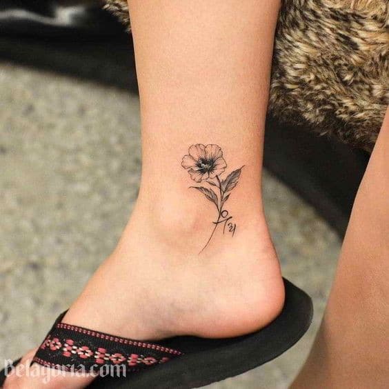 30 Tatouages minimalistes chevilles pour femme 30 30 Tatouages minimalistes chevilles pour femme 30