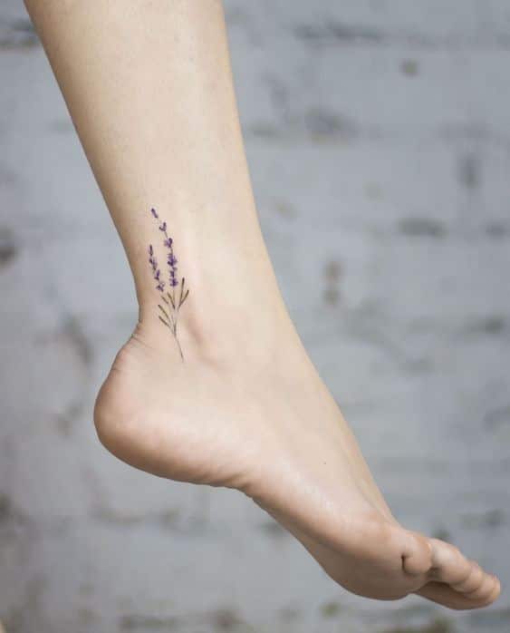 30 Tatouages minimalistes chevilles pour femme 4 30 Tatouages minimalistes chevilles pour femme 4