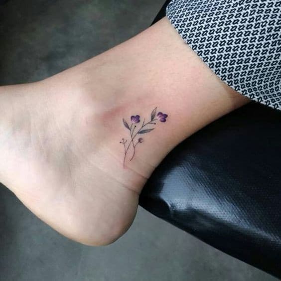 30 Tatouages minimalistes chevilles pour femme 5 30 Tatouages minimalistes chevilles pour femme 5