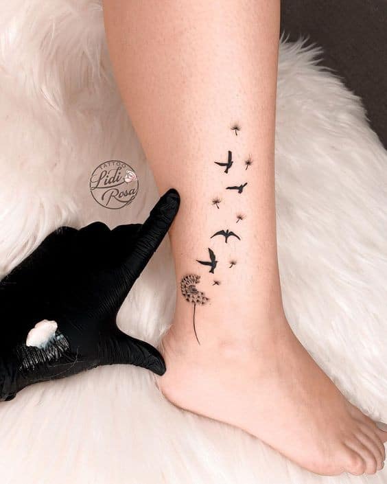 30 Tatouages minimalistes chevilles pour femme 8 30 Tatouages minimalistes chevilles pour femme 8