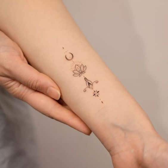 30 Tatouages minimalistes chevilles pour femme 10 30 Tatouages minimalistes chevilles pour femme 10