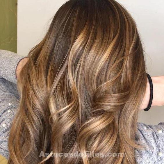 Les 50 plus beaux balayages caramel pour cheveux lisses 1 Les 50 plus beaux balayages caramel pour cheveux lisses 1