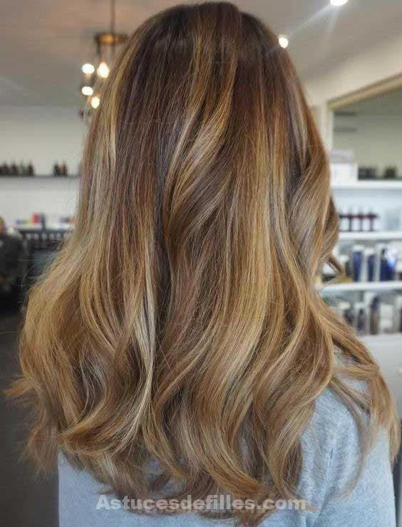 Les 50 plus beaux balayages caramel pour cheveux lisses 3 Les 50 plus beaux balayages caramel pour cheveux lisses 3